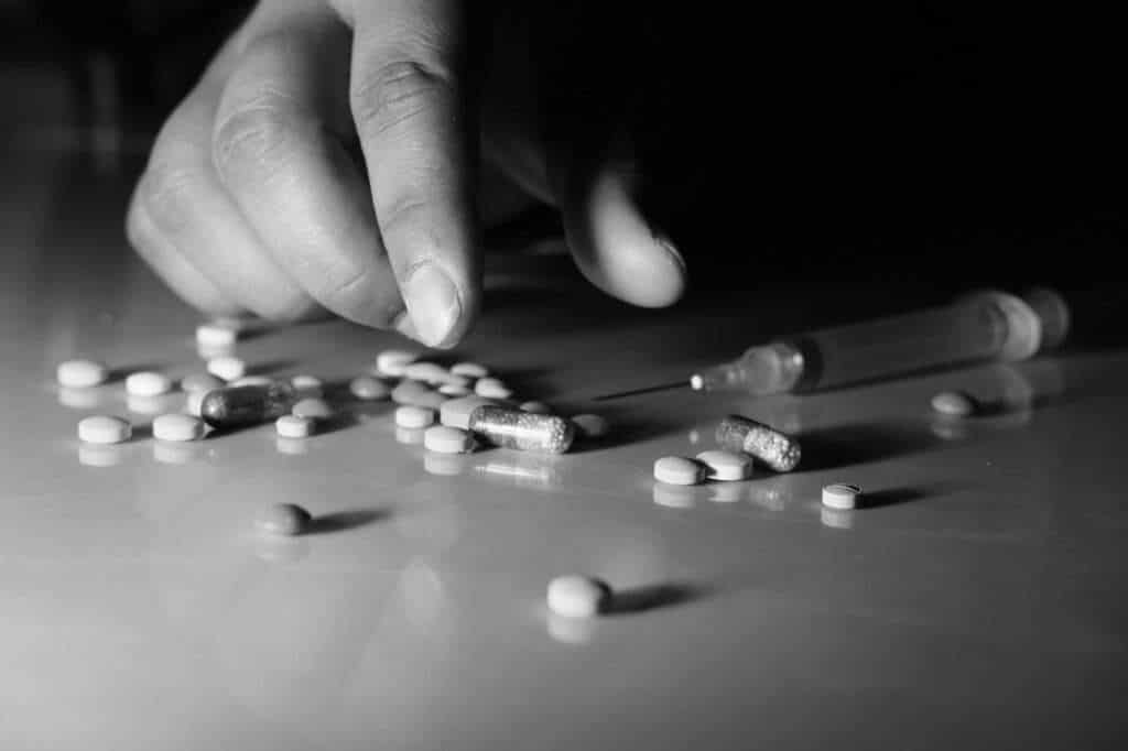 Uyuşturucu Veya Uyarıcı Madde İmal Ve Ticareti, Zehirli Madde İmal Ve Ticareti